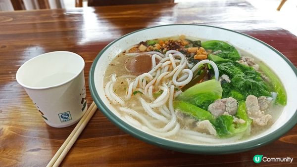 桂林山水甲天下，桂林米粉又便宜又大碗，吃完超飽肚。