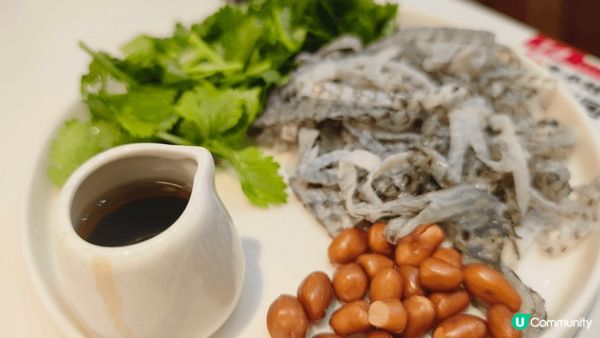 順德魚皮配脆花生，超正。