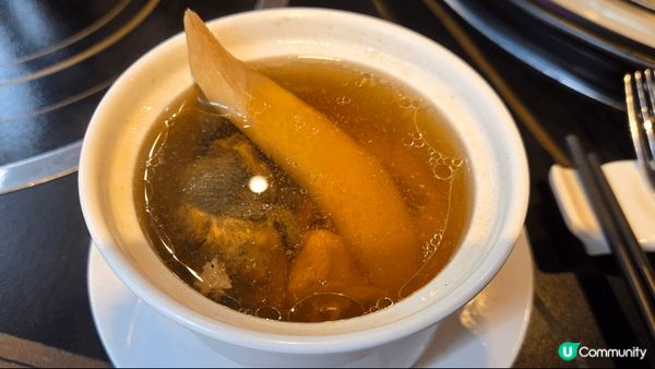 鮮味蒸滾鍋，每種海鮮都很新鮮，擺盤又靚，餐廳職員一推出來，已...