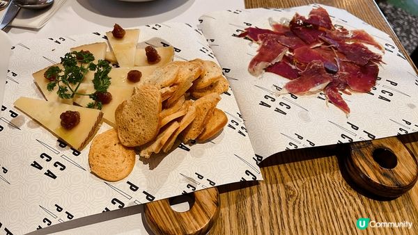 PICA PICA的美食太吸引啦，特別是用牛骨髓盛載的牛他他...