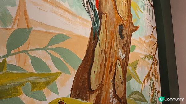 🐦小店位於澳門半島水坑尾，葡萄牙領事館對面。墨綠色嘅外觀，有...