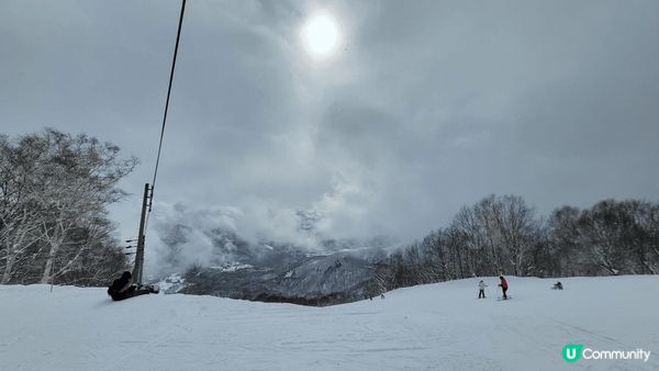 在栂池高原滑雪場度過了難忘的一天！粉雪鬆軟，景色壯觀，整個體...