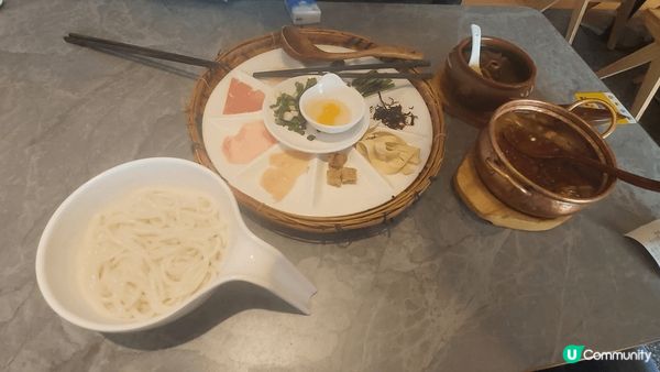 雲南之旅，可试多款式的美食，有云南米線，溙旅手抓飯，烤羽扇