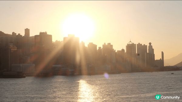 春天的打卡好去處，當然是要到海港城看360度海景配上黃昏的日...