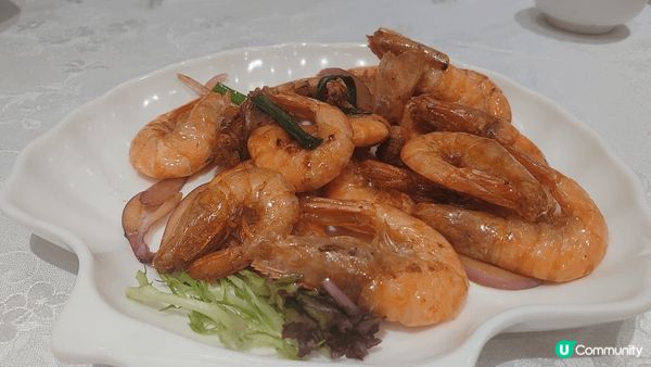 長輩生日飯，中餐最啱食，碟碟都好有份量，其中半隻乳豬只係加$...