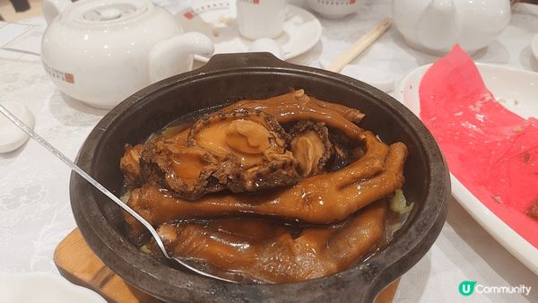 長輩生日飯，中餐最啱食，碟碟都好有份量，其中半隻乳豬只係加$...