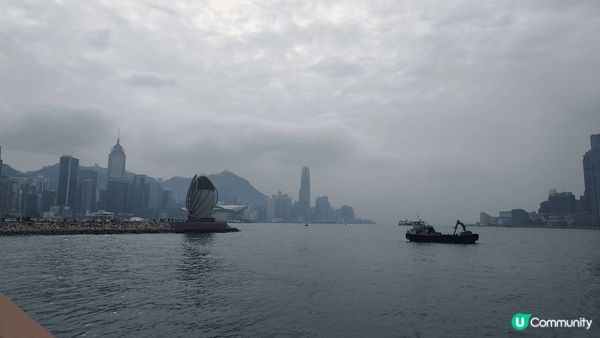 東岸板道(西段)正式開放，板道沿途設有階梯式座位，可坐下來靜...