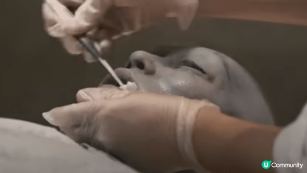 1. 那是最後一次那對母女看著老公及爸爸的一刻，充滿笑與愛；...