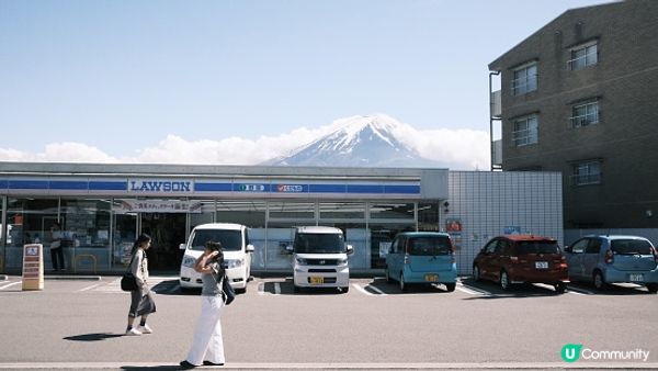 富士山的日出好震撼，心中充滿感動。