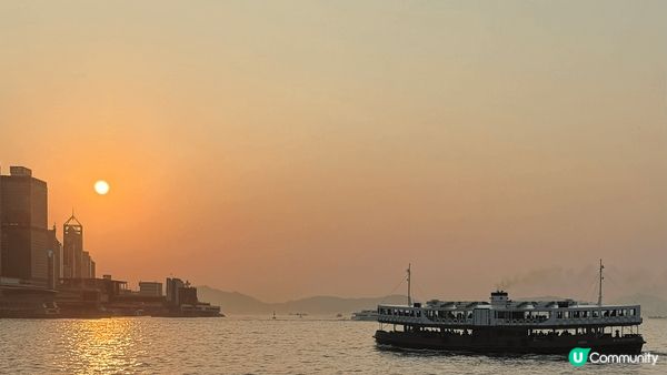 維多利亞的海港日落照：攝於天星小輪上，美麗無比，人生必看。