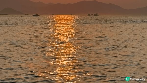 維多利亞的海港日落照：攝於天星小輪上，美麗無比，人生必看。