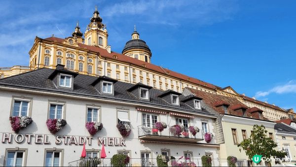維也納行程最後一日，來到了離開市中心大概一小時車程的一個小鎮...