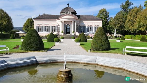 維也納行程最後一日，來到了離開市中心大概一小時車程的一個小鎮...