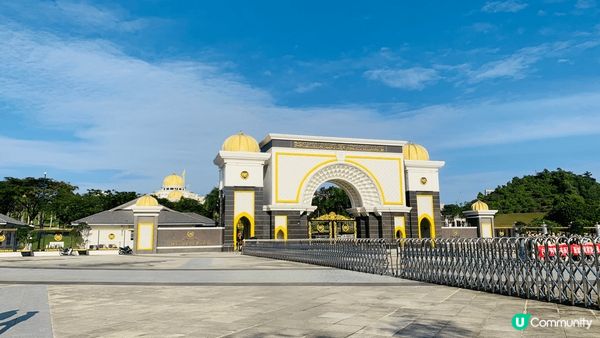 年初到馬來西亞旅行，除了吉隆坡的現代化景點外，還到了附近的地...