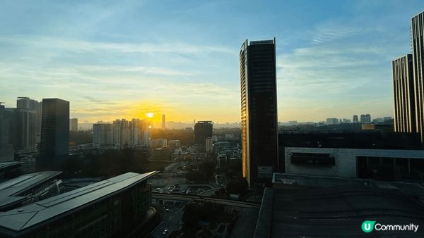 年初到馬來西亞旅行，除了吉隆坡的現代化景點外，還到了附近的地...