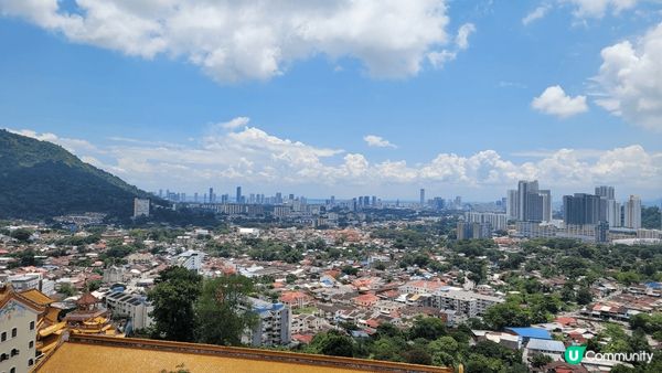 這次到了全東南亞最大的佛寺 - 極樂寺，圖一圖二是到達最頂可...
