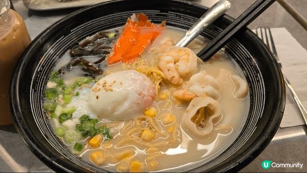 8 Eatery, 多款美食, 性價比高，外表吸引，食物質素...