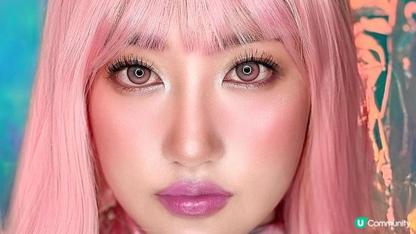 Fenty Beauty熱銷Gloss Bomb系列再添一員！全新星塵炸彈3D晶鑽唇油: 閃耀色彩玻璃唇 柔滑新體驗