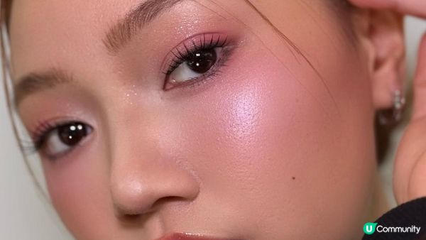 Fenty Beauty熱銷Gloss Bomb系列再添一員！全新星塵炸彈3D晶鑽唇油: 閃耀色彩玻璃唇 柔滑新體驗