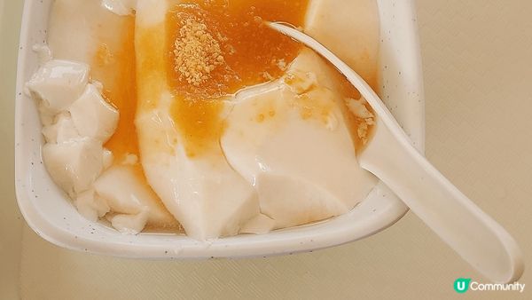 上水河上鄉「豆美味豆花團」的香滑原味豆腐花及黑芝麻豆腐花都很...