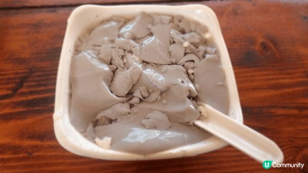 上水河上鄉「豆美味豆花團」的香滑原味豆腐花及黑芝麻豆腐花都很...