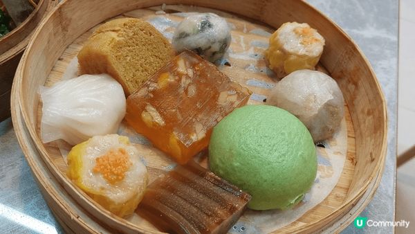 九款點心，一次過滿足甜點和咸點，份量非常足夠，味道亦不錯。