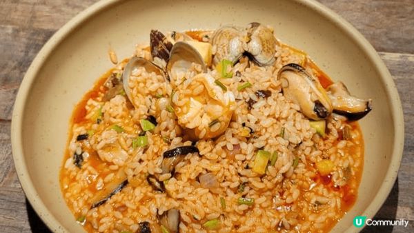 港式本地餐廳，意粉選擇款式多，味道不錯，薄餅仔女最愛，每次都...