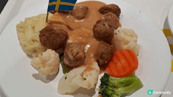 Ikea 瑞典餐廳的經典食物，肉丸和雜錦拼盤是每次必點菜，色...