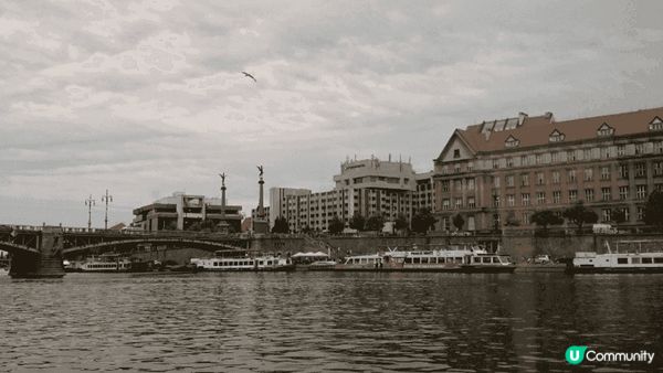 藍色多惱河就聽得多，去捷克當然要去多惱河感受下浪漫的氣氛，之...