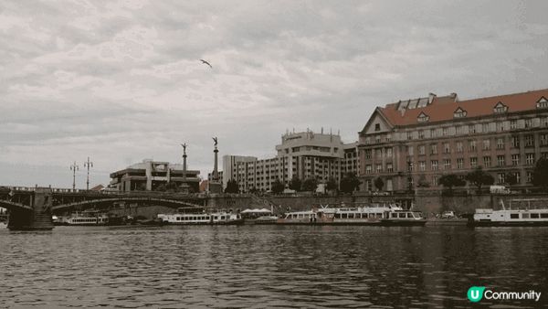 藍色多惱河就聽得多，去捷克當然要去多惱河感受下浪漫的氣氛，之...