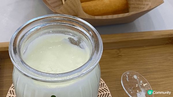 望見白白滑滑；