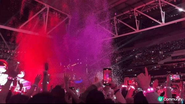 謝霆鋒嘅演唱會真係超正！我響橙色企位區，佢全晚冇換過歌衫，只...