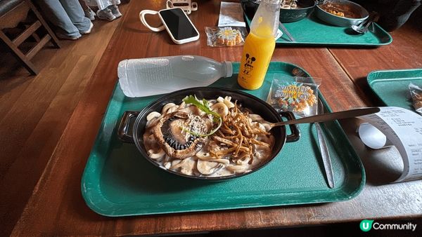 在香港20週年的時候，在香港迪士尼打卡