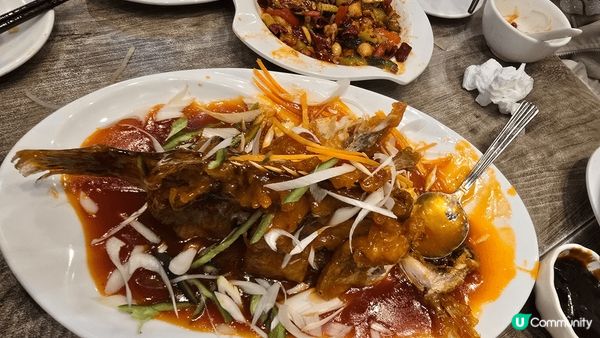 和家人食晚餐，是在大角咀的一家東北菜小館，叫老掌櫃，最後上了...