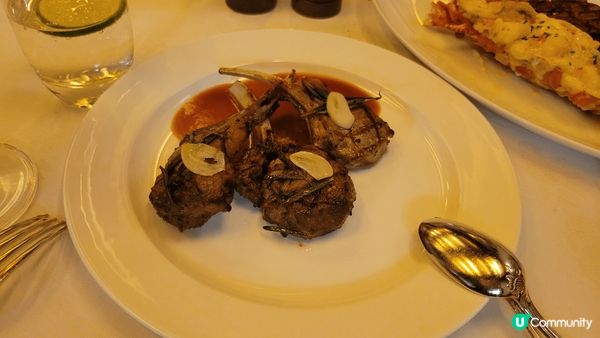 Amigo 不愧是傳統餐廳，食物美味。有隊表演，非常優雅，服...