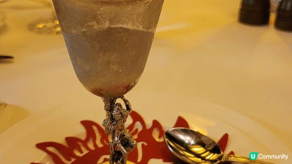 Amigo 不愧是傳統餐廳，食物美味。有隊表演，非常優雅，服...