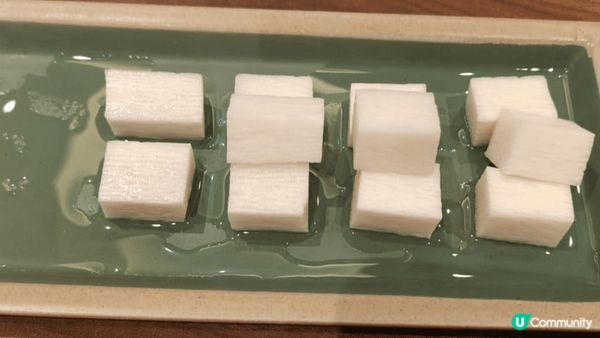 胡麻醬鮮淮山指的是以鮮淮山（又稱山藥）作為食材，搭配胡麻醬（...