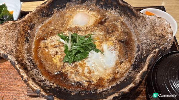 黃鱔煲仔飯有香香的飯焦，又有濃味的黃鱔肉，既傳統，又暖胃～
