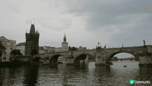 伏爾塔瓦河（Vltava River）是捷克最長的河流，全長...