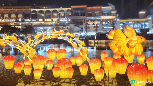 佛山南海區的燈湖西街，有靚靚的夜景，還有一整條食街，全部食物...