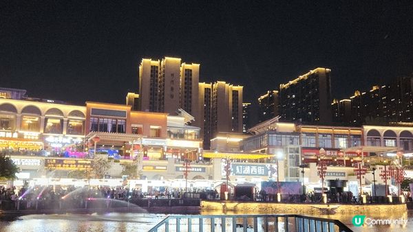 佛山南海區的燈湖西街，有靚靚的夜景，還有一整條食街，全部食物...