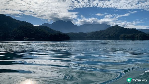 以上圖片全部都是台灣日月潭的晨曦湖光山色及在101大樓上觀看...