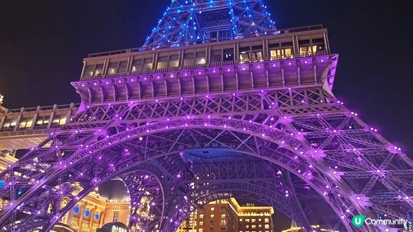 澳門巴黎人和威尼斯人觀光，再到賭場碰碰運氣，之後就去官也街食...