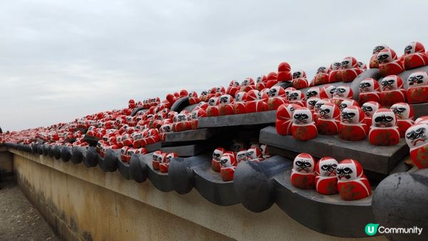 大阪嘅勝尾寺, 寺內擺滿咗唔同大細嘅達摩，當祈福者完成咗目標...