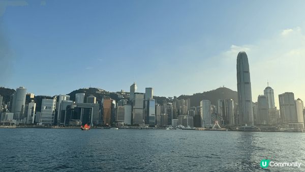 一家大細一早搭船入梅窩，天氣好好，維港好靚。去到踩單車，有啲...