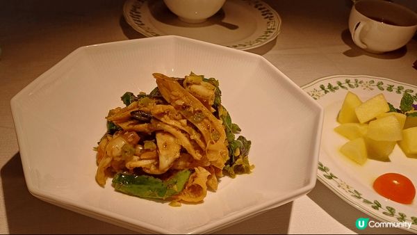 去左深圳一間融合菜，三人去食都係三百港纸左右，超好食，環境又...