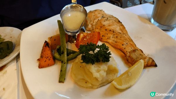 大角咀小巷家庭式意大利餐廳都有好嘢食，用app訂位仲要有半價...