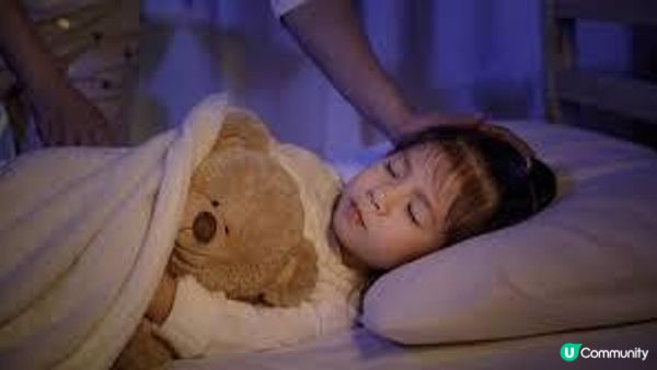 孩子怕黑不敢瞓？