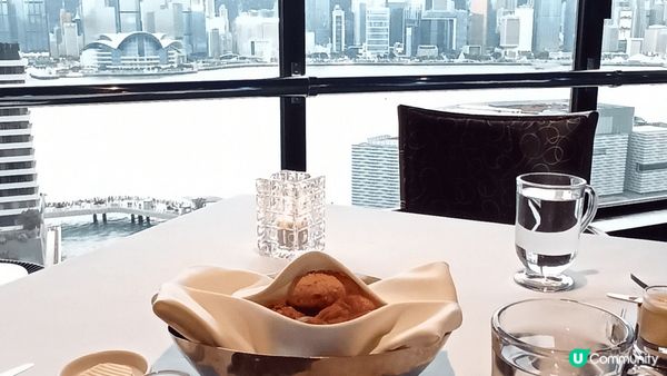 因為信用咭優惠而能夠以買一送一的價錢在喜來登酒店享用龍蝦套餐...