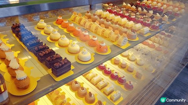 上兩個星期於紅磡嘉里酒店享用自助午餐，食物種類繁多，性價比高...